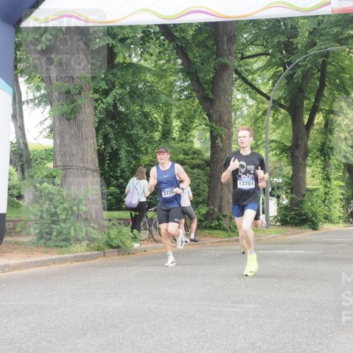 29.06.2025 - hella hamburg halbmarathon KatJ http://msf.ph/oto/8290797 29.06.2025 10:12:41 Zwischen KM18-KM19 35, 52 meine-sportfotos.de