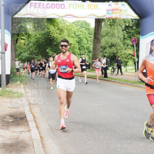 29.06.2025 - hella hamburg halbmarathon MichiJ http://msf.ph/oto/8290824 29.06.2025 10:33:32 Zwischen KM18-KM19 1424, 1569, 2188, 2470, 3785, 6819, 9105, 9585, 11291, 11688, 16725, 17960, 18810, 18862 meine-sportfotos.de