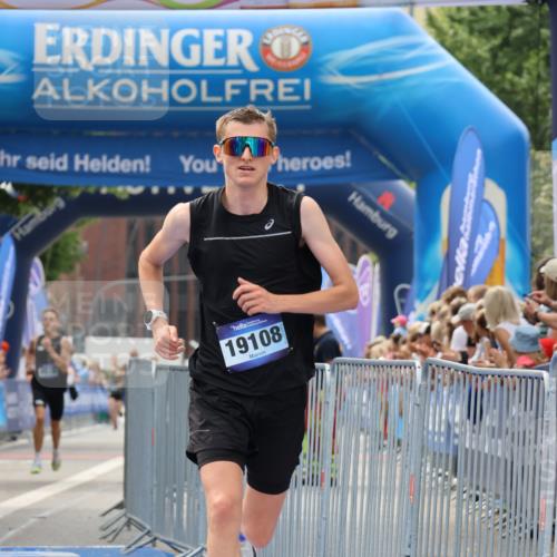 29.06.2025 - hella hamburg halbmarathon Strokosch-Dieckow http://msf.ph/oto/8290858 29.06.2025 10:19:36 Ziel 19108 meine-sportfotos.de