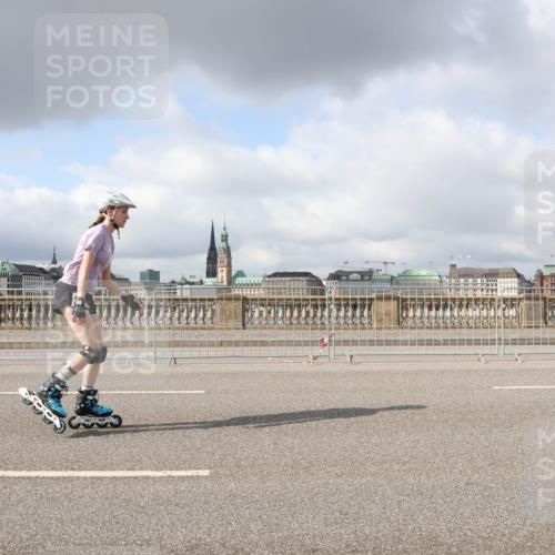 29.06.2025 - hella hamburg halbmarathon Lena Gebhardt http://msf.ph/oto/8290879 29.06.2025 09:05:49 Lombardsbrücke  meine-sportfotos.de