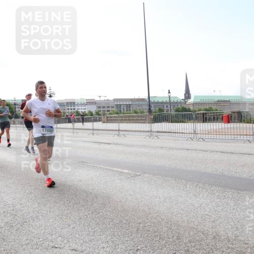 29.06.2025 - hella hamburg halbmarathon Lena Gebhardt http://msf.ph/oto/8290901 29.06.2025 10:11:51 Lombardsbrücke 1328, 1531, 1790, 1866, 1992, 3363, 4227, 5379, 5605, 7571, 8115, 8807, 8810, 9191, 9428, 10042, 10372, 10409, 10428, 11321, 11507, 11525, 11537, 11581, 11755, 11917, 12473, 13171, 13177, 13203, 13542, 13939, 13958, 14008, 14196, 14384, 15137, 15797, 15945, 16976, 17080, 17638, 17774, 17866, 18261, 18278, 18382, 18395, 18655 meine-sportfotos.de