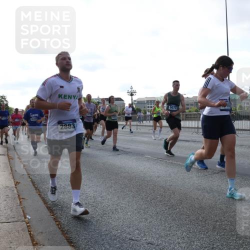29.06.2025 - hella hamburg halbmarathon Lena Gebhardt http://msf.ph/oto/8290919 29.06.2025 09:58:46 Lombardsbrücke 7732, 4120, 14368, 2883, 9770, 138, 10724, 5077, 1285, 1410, 1485, 1715, 1719, 1727, 1815, 1946, 1951, 1972, 2029, 2034, 2518, 2656, 2840, 2883, 2907, 3037, 3041, 3097, 3334, 3819, 3859, 3952, 4120, 4152, 4167, 5077, 5084, 5259, 5378, 5721, 5894, 6272, 6294, 6433, 6592, 6629, 6657, 6759, 6877, 6897, 7082, 7232, 7369, 7716, 7732, 7856, 8068, 8154, 8311, 8322, 8393, 8590, 8639, 8721, 8798, 8825, 9012, 9057, 9562, 9655, 9656, 9727, 9770, 10084, 10488 meine-sportfotos.de