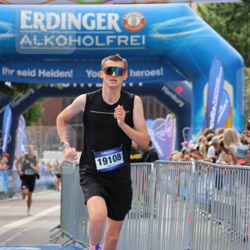 29.06.2025 - hella hamburg halbmarathon Strokosch-Dieckow http://msf.ph/oto/8290938 29.06.2025 10:19:36 Ziel 19108 meine-sportfotos.de