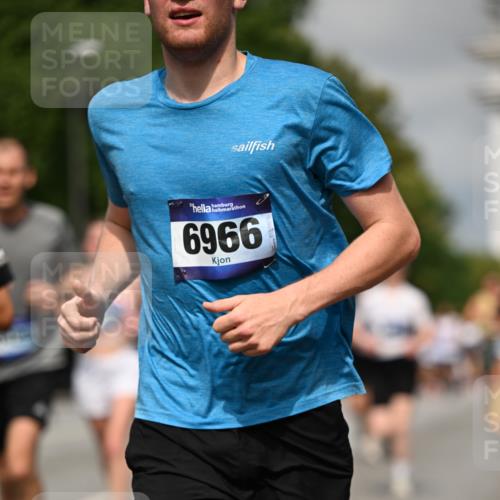 29.06.2025 - hella hamburg halbmarathon Dr. Thomas Lammeyer http://msf.ph/oto/8290949 29.06.2025 10:16:05 Kennedybrücke 1062, 1249, 1790, 1850, 1851, 2963, 2964, 3182, 3248, 3262, 3746, 3837, 4453, 4499, 5166, 5176, 6822, 6871, 6966, 7370, 7474, 8206, 8207, 9119, 9253, 9254, 9405 meine-sportfotos.de