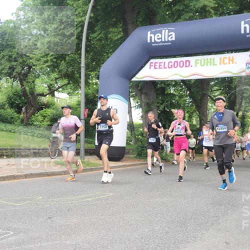 29.06.2025 - hella hamburg halbmarathon KatJ http://msf.ph/oto/8290991 29.06.2025 10:42:08 Zwischen KM18-KM19 1193, 1506, 2252, 3177, 3652, 6084, 6433, 6569, 7221 meine-sportfotos.de