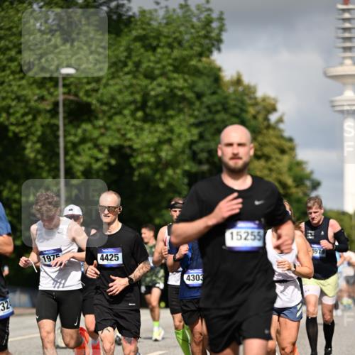 29.06.2025 - hella hamburg halbmarathon Dr. Thomas Lammeyer http://msf.ph/oto/8290993 29.06.2025 09:53:26 Kennedybrücke 1343, 1445, 1615, 1800, 1803, 1975, 2324, 2573, 2949, 3282, 3431, 3530, 4303, 4425, 4528, 5248, 5889, 6123, 6682, 7495, 7796, 8370, 8629, 8925, 9264, 9265, 9294, 9296, 9979, 10894, 10930 meine-sportfotos.de