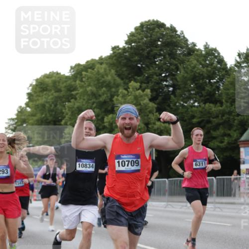 29.06.2025 - hella hamburg halbmarathon Jannik Wohlers http://msf.ph/oto/8290996 29.06.2025 10:04:16 Lombardsbrücke 1213, 1316, 1347, 1377, 2011, 2463, 2628, 2698, 2852, 3994, 4146, 4293, 4538, 5869, 6311, 8049, 10100, 10709, 10834, 12125, 12924, 13533, 13625, 15532, 16128, 16145, 16357, 16995, 17113, 17434, 17540, 17685, 17686, 17814, 18520 meine-sportfotos.de