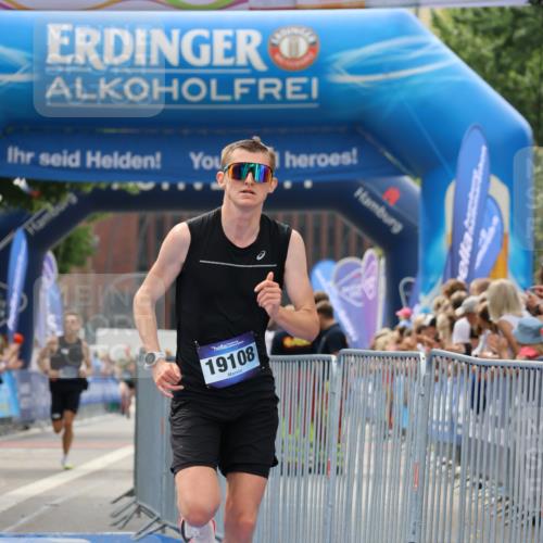29.06.2025 - hella hamburg halbmarathon Strokosch-Dieckow http://msf.ph/oto/8291000 29.06.2025 10:19:36 Ziel 19108 meine-sportfotos.de