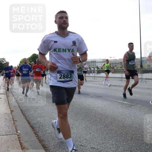 29.06.2025 - hella hamburg halbmarathon Lena Gebhardt http://msf.ph/oto/8291076 29.06.2025 09:58:46 Lombardsbrücke 4120, 14368, 7369, 2883, 10724, 5077, 13706, 1285, 1410, 1485, 1715, 1719, 1727, 1815, 1946, 1951, 1972, 2029, 2034, 2518, 2656, 2840, 2883, 2907, 3037, 3041, 3097, 3334, 3819, 3859, 3952, 4120, 4152, 4167, 5077, 5084, 5259, 5378, 5721, 5894, 6272, 6294, 6433, 6592, 6629, 6657, 6759, 6877, 6897, 7082, 7232, 7369, 7716, 7732, 7856, 8068, 8154, 8311, 8322, 8393, 8590, 8639, 8721, 8798, 8825, 9012, 9057, 9562, 9655, 9656, 9727, 9770, 10084, 10488 meine-sportfotos.de