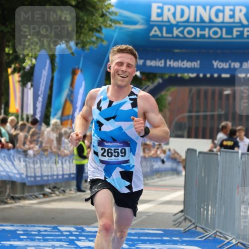 29.06.2025 - hella hamburg halbmarathon Strokosch-Dieckow http://msf.ph/oto/8291089 29.06.2025 10:19:24 Ziel 2659, 13016 meine-sportfotos.de