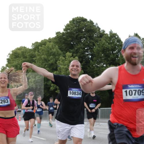 29.06.2025 - hella hamburg halbmarathon Jannik Wohlers http://msf.ph/oto/8291108 29.06.2025 10:04:17 Lombardsbrücke 1213, 1316, 1347, 1377, 2011, 2463, 2628, 2698, 2852, 3994, 4146, 4293, 4394, 4538, 5869, 6311, 8049, 10100, 10709, 10834, 11551, 12125, 12924, 13533, 13625, 15532, 16128, 16145, 16357, 16995, 17113, 17434, 17540, 17685, 17686, 17814, 18520 meine-sportfotos.de