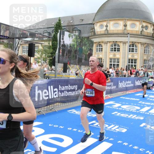 29.06.2025 - hella hamburg halbmarathon Michael Strokosch http://msf.ph/oto/8291111 29.06.2025 10:56:14 Ziel 1193, 4594, 4813, 5465, 5492, 5570, 8330, 8639, 9907, 10789, 12545, 14363, 15484, 16113, 16634, 17468, 17640, 17642 meine-sportfotos.de