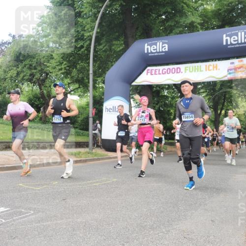 29.06.2025 - hella hamburg halbmarathon KatJ http://msf.ph/oto/8291118 29.06.2025 10:42:09 Zwischen KM18-KM19 1193, 1506, 2252, 3177, 3652, 3861, 5021, 6082, 6084, 6433, 6569, 7221 meine-sportfotos.de