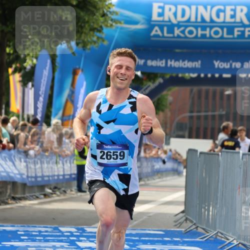 29.06.2025 - hella hamburg halbmarathon Strokosch-Dieckow http://msf.ph/oto/8291132 29.06.2025 10:19:24 Ziel 2659, 13016 meine-sportfotos.de