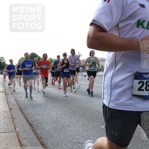 29.06.2025 - hella hamburg halbmarathon Lena Gebhardt http://msf.ph/oto/8291188 29.06.2025 09:58:47 Lombardsbrücke 73696, 5084, 9770, 10724, 2883, 1285, 1410, 1485, 1715, 1719, 1727, 1815, 1946, 1951, 1972, 2029, 2518, 2656, 2840, 2883, 2907, 3037, 3041, 3097, 3334, 3819, 3859, 3952, 4120, 4152, 4167, 5077, 5084, 5259, 5378, 5391, 5721, 5894, 6272, 6294, 6433, 6592, 6629, 6657, 6759, 6877, 6897, 7082, 7232, 7369, 7716, 7732, 7856, 8068, 8154, 8311, 8322, 8393, 8639, 8721, 8798, 8825, 9012, 9562, 9655, 9727, 9770, 10084, 10488 meine-sportfotos.de