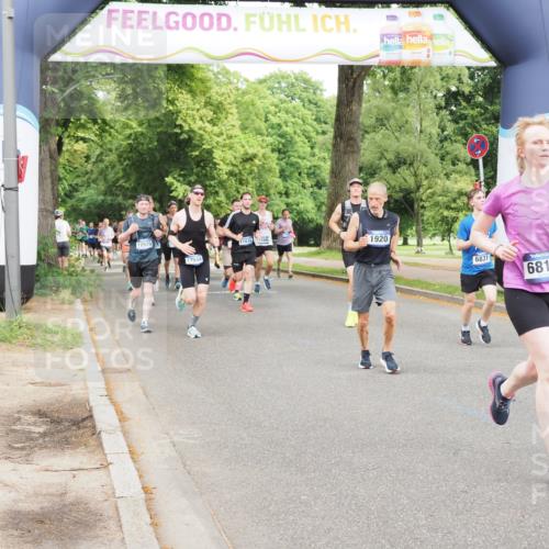 29.06.2025 - hella hamburg halbmarathon MichiJ http://msf.ph/oto/8291201 29.06.2025 10:33:36 Zwischen KM18-KM19 1920, 2188, 2470, 4277, 6819, 6831, 7087, 9105, 11688, 12161, 15365, 16725, 16803, 17544, 17835, 17960, 18810, 18862 meine-sportfotos.de