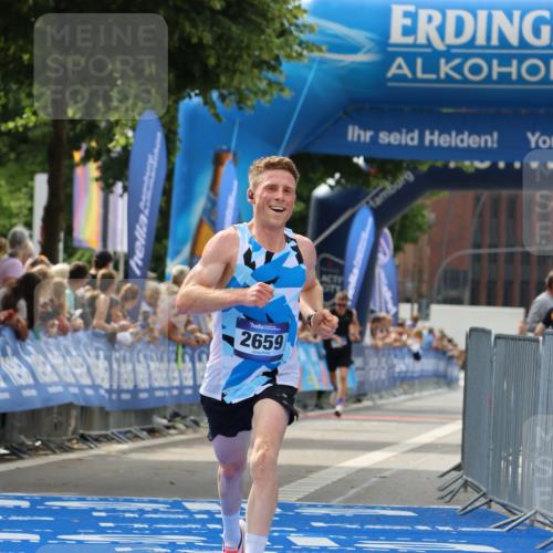 29.06.2025 - hella hamburg halbmarathon Strokosch-Dieckow http://msf.ph/oto/8291260 29.06.2025 10:19:23 Ziel 2659, 13016 meine-sportfotos.de
