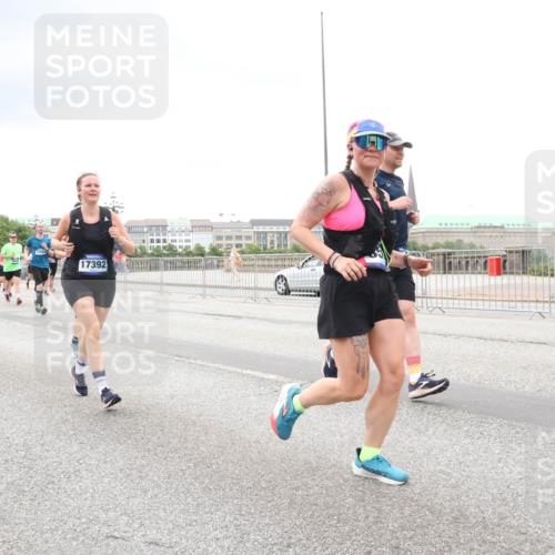 29.06.2025 - hella hamburg halbmarathon Lena Gebhardt http://msf.ph/oto/8291282 29.06.2025 10:55:49 Lombardsbrücke 16920, 17392, 1616, 1873, 1909, 1917, 2793, 3101, 3115, 3244, 3268, 4265, 4470, 4473, 4836, 4896, 5220, 5222, 5306, 5483, 5487, 5575, 5994, 6055, 6056, 6113, 6257, 6494, 6594, 7516, 7548, 7616, 7680, 7969, 8110, 8527, 8532, 8533, 8626, 8648, 9548, 9614, 9618, 9838, 9857, 9858, 9861, 9865, 9956, 10094, 10436, 10438, 10449, 10559, 10593, 10640, 10885, 11109, 11903, 11962, 11963, 12695, 12902, 14727, 16385 meine-sportfotos.de