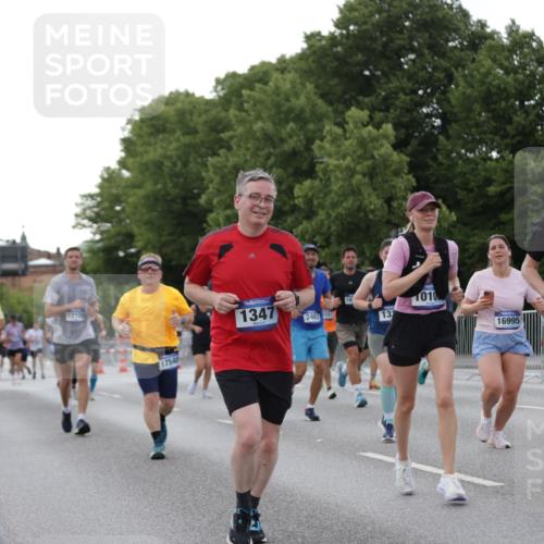 29.06.2025 - hella hamburg halbmarathon Jannik Wohlers http://msf.ph/oto/8291294 29.06.2025 10:04:19 Lombardsbrücke 1213, 1316, 1347, 1559, 2011, 2463, 2628, 2698, 3994, 4146, 4293, 4394, 4538, 4951, 5869, 6311, 8049, 10100, 10709, 10834, 11551, 12125, 12924, 13533, 13625, 15532, 16128, 16145, 16357, 16995, 17434, 17540, 17685, 17686, 17814, 18520 meine-sportfotos.de