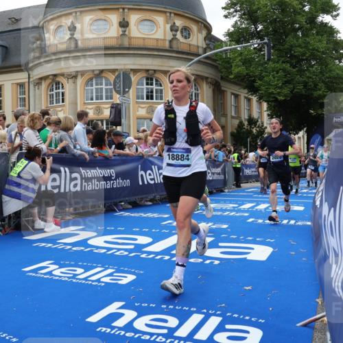 29.06.2025 - hella hamburg halbmarathon Strokosch-Dieckow http://msf.ph/oto/8291298 29.06.2025 10:50:05 Ziel 1119, 1216, 1321, 1507, 2020, 3296, 3562, 3692, 3852, 7100, 7176, 7657, 8313, 9031, 9213, 9303, 9965, 10371, 11607, 12203, 12235, 12271, 13225, 13282, 13758, 14257, 16403, 18228, 18657, 18658, 18884, 19112 meine-sportfotos.de