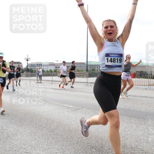 29.06.2025 - hella hamburg halbmarathon Lena Gebhardt http://msf.ph/oto/8291384 29.06.2025 10:21:16 Lombardsbrücke 17341, 12395, 1177, 14819, 7228, 1028, 1266, 1401, 1658, 2271, 2383, 2635, 2815, 2923, 2945, 2956, 2986, 3122, 3161, 3247, 3453, 3770, 3813, 3817, 3825, 3826, 4082, 4350, 4697, 4786, 5041, 5061, 5373, 5395, 5412, 5493, 5767, 6103, 6275, 6308, 6844, 7228, 7375, 7522, 7553, 7608, 7781, 8095, 8113, 8724, 8726, 8844, 9005, 9011, 9100, 9108, 9236, 9499, 9501, 9532, 9624, 9981, 10374, 10585, 10602, 10874, 11145, 11698, 12175, 12694, 12844, 13057, 13508 meine-sportfotos.de