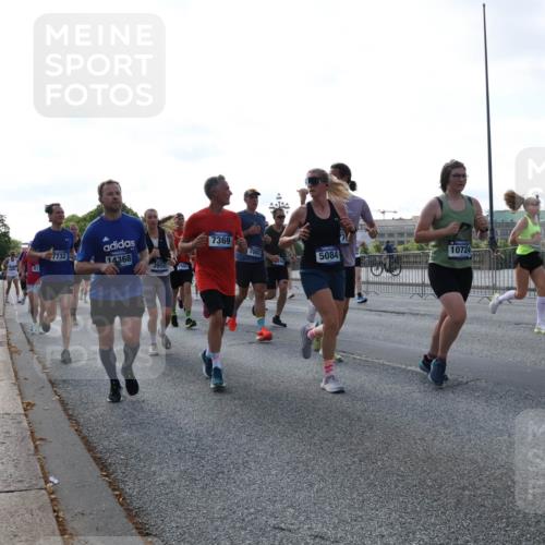 29.06.2025 - hella hamburg halbmarathon Lena Gebhardt http://msf.ph/oto/8291386 29.06.2025 09:58:47 Lombardsbrücke 412, 7732, 14368, 3952, 1946, 7369, 1072, 7082, 5084, 1285, 1410, 1485, 1715, 1719, 1727, 1815, 1946, 1951, 1972, 2029, 2518, 2656, 2840, 2883, 2907, 3037, 3041, 3097, 3334, 3819, 3859, 3952, 4120, 4152, 4167, 5077, 5084, 5259, 5378, 5391, 5721, 5894, 6272, 6294, 6433, 6592, 6629, 6657, 6759, 6877, 6897, 7082, 7232, 7369, 7716, 7732, 7856, 8068, 8154, 8311, 8322, 8393, 8639, 8721, 8798, 8825, 9012, 9562, 9655, 9727, 9770, 10084, 10488 meine-sportfotos.de