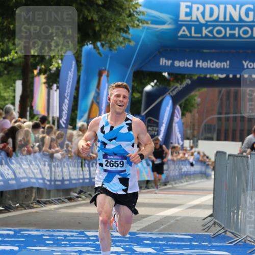 29.06.2025 - hella hamburg halbmarathon Strokosch-Dieckow http://msf.ph/oto/8291438 29.06.2025 10:19:23 Ziel 2659, 13016 meine-sportfotos.de