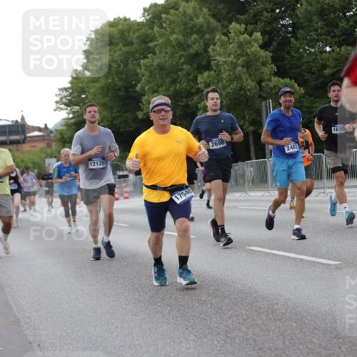29.06.2025 - hella hamburg halbmarathon Jannik Wohlers http://msf.ph/oto/8291444 29.06.2025 10:04:20 Lombardsbrücke 1316, 1347, 1559, 2011, 2463, 2628, 2698, 3994, 4146, 4293, 4394, 4538, 4951, 5869, 6311, 8049, 10100, 10709, 10834, 11088, 11551, 12125, 12924, 13533, 15532, 16128, 16145, 16357, 16995, 17434, 17540, 17685, 17686, 17814, 18520 meine-sportfotos.de