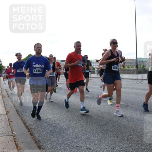 29.06.2025 - hella hamburg halbmarathon Lena Gebhardt http://msf.ph/oto/8291500 29.06.2025 09:58:48 Lombardsbrücke 7732, 14368, 369, 284, 10724, 6657, 5084, 1285, 1410, 1485, 1715, 1719, 1727, 1946, 1951, 1972, 2029, 2518, 2656, 2840, 2883, 2907, 3037, 3041, 3097, 3334, 3819, 3859, 3952, 4120, 4152, 4167, 5077, 5084, 5259, 5378, 5391, 5721, 5894, 6272, 6294, 6433, 6592, 6629, 6657, 6759, 6877, 7082, 7232, 7369, 7716, 7732, 8068, 8154, 8311, 8322, 8393, 8639, 8721, 8798, 8825, 9655, 9727, 9770, 10084, 10488 meine-sportfotos.de