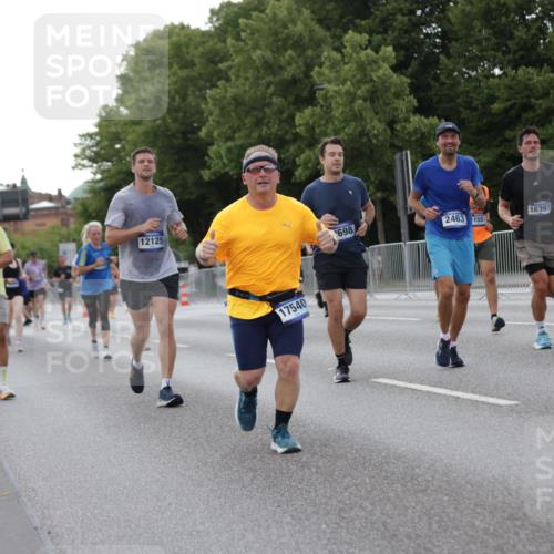 29.06.2025 - hella hamburg halbmarathon Jannik Wohlers http://msf.ph/oto/8291531 29.06.2025 10:04:20 Lombardsbrücke 1316, 1347, 1559, 2011, 2463, 2628, 2698, 3994, 4146, 4293, 4394, 4538, 4951, 5869, 6311, 8049, 10100, 10709, 10834, 11088, 11551, 12125, 12924, 13533, 15532, 16128, 16145, 16357, 16995, 17434, 17540, 17685, 17686, 17814, 18520 meine-sportfotos.de