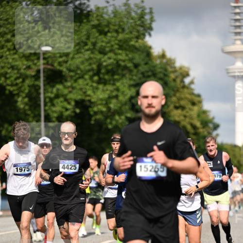 29.06.2025 - hella hamburg halbmarathon Dr. Thomas Lammeyer http://msf.ph/oto/8291569 29.06.2025 09:53:26 Kennedybrücke 1343, 1445, 1615, 1800, 1803, 1975, 2324, 2573, 2949, 3282, 3431, 3530, 4303, 4425, 4528, 5248, 5889, 6123, 6682, 7495, 7796, 8370, 8629, 8925, 9264, 9265, 9294, 9296, 9979, 10894, 10930 meine-sportfotos.de