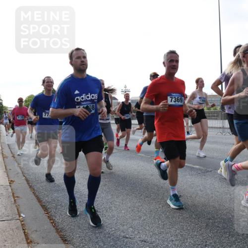 29.06.2025 - hella hamburg halbmarathon Lena Gebhardt http://msf.ph/oto/8291588 29.06.2025 09:58:48 Lombardsbrücke 4120, 77, 290, 7369, 1388, 5084, 1285, 1410, 1485, 1715, 1719, 1727, 1946, 1951, 1972, 2029, 2518, 2656, 2840, 2883, 2907, 3037, 3041, 3097, 3334, 3819, 3859, 3952, 4120, 4152, 4167, 5077, 5084, 5259, 5378, 5391, 5721, 5894, 6272, 6294, 6433, 6592, 6629, 6657, 6759, 6877, 7082, 7232, 7369, 7716, 7732, 8068, 8154, 8311, 8322, 8393, 8639, 8721, 8798, 8825, 9655, 9727, 9770, 10084, 10488 meine-sportfotos.de