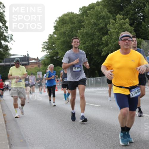 29.06.2025 - hella hamburg halbmarathon Jannik Wohlers http://msf.ph/oto/8291613 29.06.2025 10:04:21 Lombardsbrücke 1316, 1347, 1559, 2011, 2463, 2628, 2698, 4146, 4293, 4394, 4538, 4951, 5869, 6311, 8049, 10100, 10709, 10834, 11088, 11551, 12125, 12924, 13533, 15532, 16128, 16145, 16357, 16995, 17434, 17540, 17685, 17686, 17814, 18520 meine-sportfotos.de