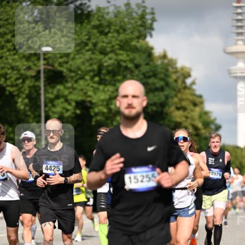 29.06.2025 - hella hamburg halbmarathon Dr. Thomas Lammeyer http://msf.ph/oto/8291633 29.06.2025 09:53:26 Kennedybrücke 1343, 1445, 1615, 1800, 1803, 1975, 2324, 2573, 2949, 3282, 3431, 3530, 4303, 4425, 4528, 5248, 5889, 6123, 6682, 7495, 7796, 8370, 8629, 8925, 9264, 9265, 9294, 9296, 9979, 10894, 10930 meine-sportfotos.de