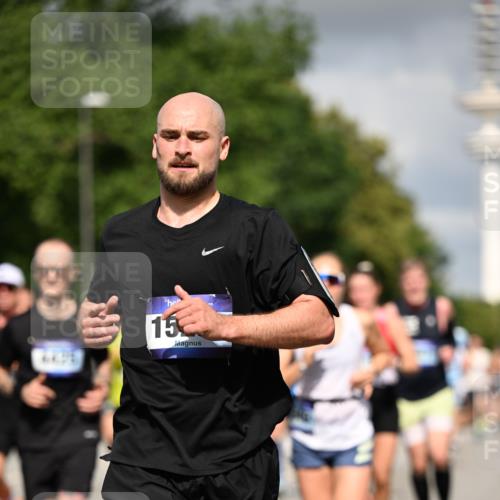29.06.2025 - hella hamburg halbmarathon Dr. Thomas Lammeyer http://msf.ph/oto/8291659 29.06.2025 09:53:27 Kennedybrücke 1343, 1445, 1615, 1800, 1803, 1975, 2324, 2573, 2949, 3282, 3431, 3530, 4303, 4425, 4528, 5248, 5803, 5889, 6123, 6682, 7495, 7796, 8370, 8629, 8925, 9264, 9265, 9294, 9296, 9979, 10894, 10930 meine-sportfotos.de