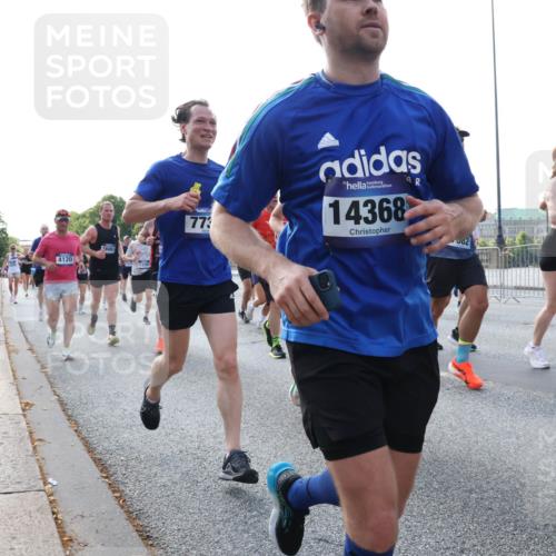 29.06.2025 - hella hamburg halbmarathon Lena Gebhardt http://msf.ph/oto/8291669 29.06.2025 09:58:49 Lombardsbrücke 4120, 1806, 13397, 773, 14368, 02, 1285, 1410, 1485, 1715, 1719, 1727, 1946, 1951, 1972, 2029, 2518, 2656, 2840, 2883, 2907, 3037, 3041, 3097, 3334, 3819, 3859, 3952, 4120, 4152, 4167, 5077, 5084, 5259, 5378, 5391, 5721, 5894, 6294, 6399, 6433, 6592, 6629, 6657, 6759, 6877, 7082, 7232, 7369, 7716, 7732, 8068, 8311, 8322, 8393, 8639, 8721, 8798, 8825, 9655, 9727, 9770, 10084, 10488 meine-sportfotos.de