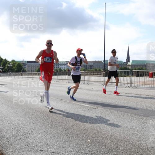 29.06.2025 - hella hamburg halbmarathon Lena Gebhardt http://msf.ph/oto/8291724 29.06.2025 09:46:28 Lombardsbrücke 1889, 15902, 1344, 477, 1344, 1889, 2243, 2525, 3809, 3843, 3955, 4463, 4477, 4812, 4944, 5042, 5048, 5152, 6169, 6495, 6683, 7055, 7186, 7534, 7628, 7845, 7901, 8312, 8784, 8864, 8956, 9345, 10298, 10453, 10865, 10927, 10929, 11199, 11230, 11282, 11304, 11661, 11833, 12189, 12447, 12987, 13252, 13617, 13961, 14276, 14293, 14310, 15115, 15391, 15689, 15902, 16065, 16140, 16243, 16507, 16580, 16811, 16931, 16957, 17213, 17768 meine-sportfotos.de