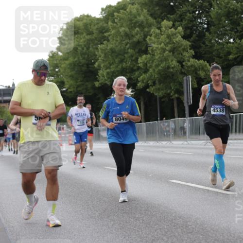 29.06.2025 - hella hamburg halbmarathon Jannik Wohlers http://msf.ph/oto/8291726 29.06.2025 10:04:24 Lombardsbrücke 1126, 1316, 1347, 1559, 2463, 2628, 2698, 4293, 4394, 4538, 4951, 5869, 6311, 8049, 9019, 10100, 10709, 10834, 11088, 11551, 12125, 12924, 13242, 13533, 15532, 16134, 16357, 16579, 16995, 17434, 17540, 17685, 17686, 17814, 18520, 18556 meine-sportfotos.de