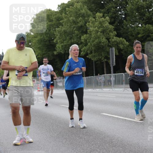 29.06.2025 - hella hamburg halbmarathon Jannik Wohlers http://msf.ph/oto/8291769 29.06.2025 10:04:24 Lombardsbrücke 1126, 1316, 1347, 1559, 2463, 2628, 2698, 4293, 4394, 4538, 4951, 5869, 6311, 8049, 9019, 10100, 10709, 10834, 11088, 11551, 12125, 12924, 13242, 13533, 15532, 16134, 16357, 16579, 16995, 17434, 17540, 17685, 17686, 17814, 18520, 18556 meine-sportfotos.de