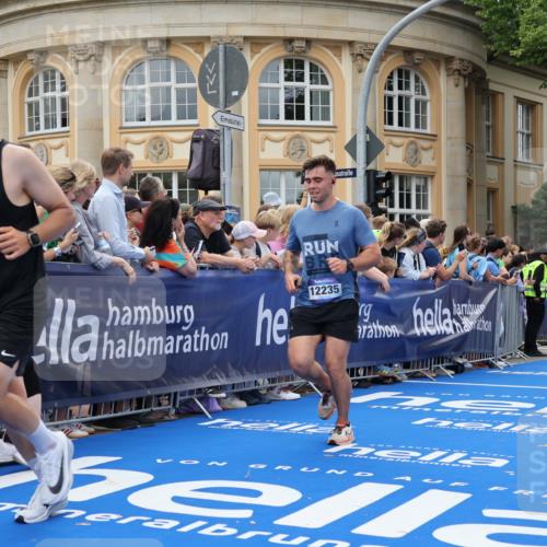 29.06.2025 - hella hamburg halbmarathon Strokosch-Dieckow http://msf.ph/oto/8291781 29.06.2025 10:50:12 Ziel 1119, 1507, 3296, 3562, 4933, 7176, 7930, 7932, 8313, 8921, 9965, 10371, 11607, 12203, 12235, 12949, 13282, 13609, 13690, 14257, 15620, 16000, 16242, 18228, 18499, 18657, 18658, 18811, 19040 meine-sportfotos.de