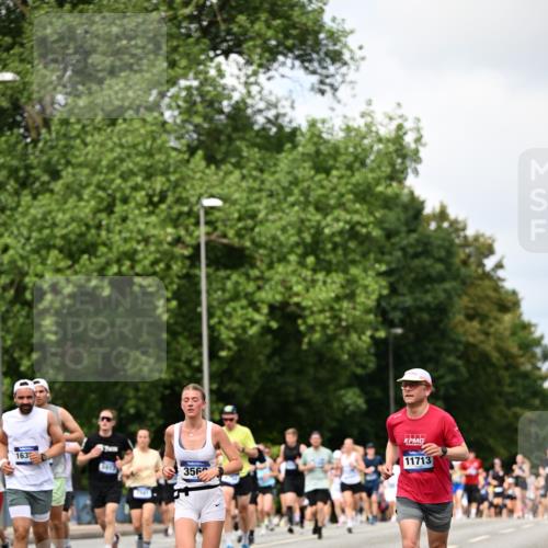 29.06.2025 - hella hamburg halbmarathon Dr. Thomas Lammeyer http://msf.ph/oto/8291806 29.06.2025 10:37:24 Kennedybrücke 1078, 1199, 1324, 1373, 1732, 1879, 1995, 2085, 2342, 2384, 2838, 3221, 3341, 3422, 3560, 3653, 3871, 4030, 4096, 4164, 4446, 5180, 5581, 5917, 6773, 6861, 6999, 7705, 8175, 8595, 8839, 8891, 8993, 9289, 9471, 9591, 9750, 9768, 9780 meine-sportfotos.de