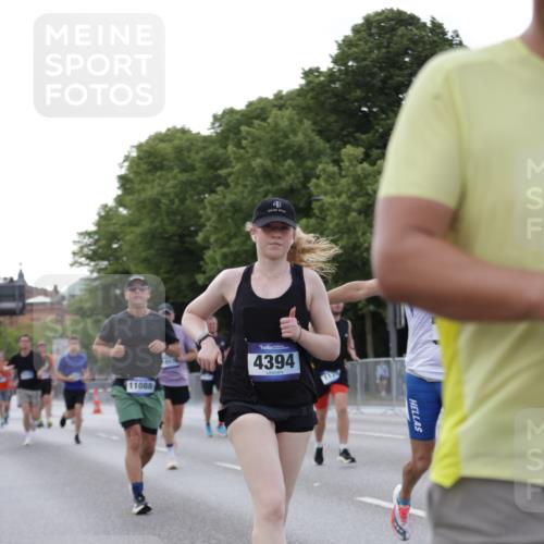 29.06.2025 - hella hamburg halbmarathon Jannik Wohlers http://msf.ph/oto/8291864 29.06.2025 10:04:28 Lombardsbrücke 1126, 1316, 1347, 1559, 2463, 2628, 2698, 4293, 4394, 4538, 4951, 5869, 6311, 7302, 8049, 9019, 10100, 11088, 11551, 11595, 12125, 13242, 13533, 15532, 16134, 16357, 16579, 16995, 17112, 17540, 17814, 17818, 18556 meine-sportfotos.de