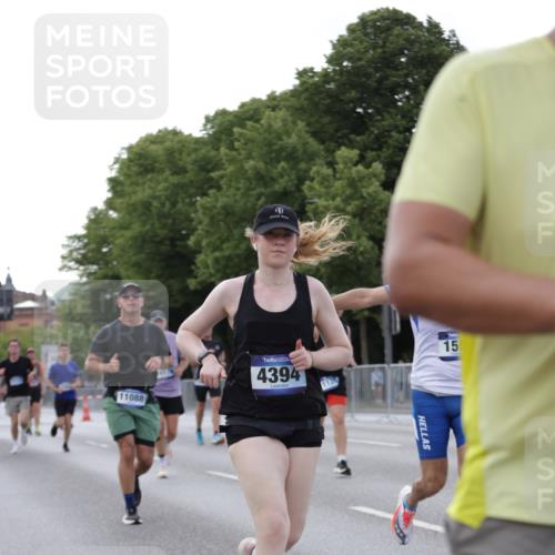 29.06.2025 - hella hamburg halbmarathon Jannik Wohlers http://msf.ph/oto/8291878 29.06.2025 10:04:28 Lombardsbrücke 1126, 1316, 1347, 1559, 2463, 2628, 2698, 4293, 4394, 4538, 4951, 5869, 6311, 7302, 8049, 9019, 10100, 11088, 11551, 11595, 12125, 13242, 13533, 15532, 16134, 16357, 16579, 16995, 17112, 17540, 17814, 17818, 18556 meine-sportfotos.de