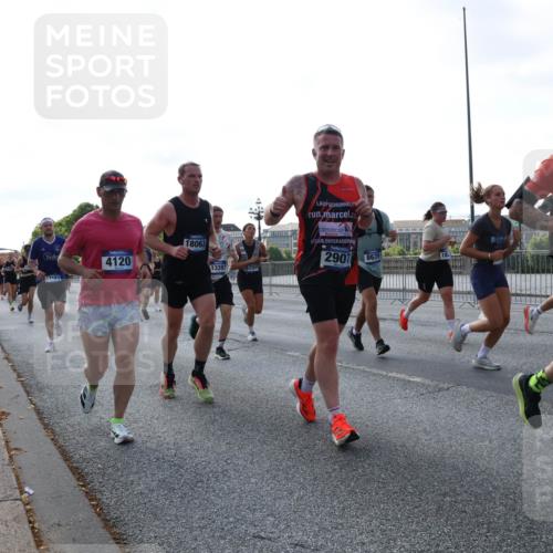 29.06.2025 - hella hamburg halbmarathon Lena Gebhardt http://msf.ph/oto/8291978 29.06.2025 09:58:50 Lombardsbrücke 17181, 4120, 18063, 13397, 25, 2901, 8639, 1285, 1410, 1485, 1715, 1719, 1727, 1946, 1951, 1972, 2029, 2518, 2656, 2840, 2883, 2907, 3037, 3041, 3097, 3334, 3819, 3859, 3952, 4120, 4152, 4167, 5077, 5084, 5259, 5378, 5391, 5721, 5894, 6294, 6399, 6433, 6592, 6629, 6657, 6759, 6877, 7082, 7232, 7369, 7716, 7732, 8068, 8311, 8322, 8393, 8639, 8721, 8798, 8825, 9655, 9727, 9770, 9884, 10488 meine-sportfotos.de
