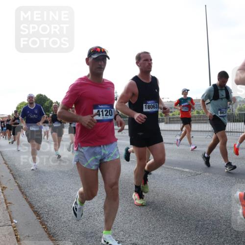 29.06.2025 - hella hamburg halbmarathon Lena Gebhardt http://msf.ph/oto/8292067 29.06.2025 09:58:51 Lombardsbrücke 17181, 8322, 119, 4120, 18063, 14363, 863, 290, 1285, 1410, 1485, 1715, 1719, 1727, 1946, 1951, 1972, 2029, 2518, 2656, 2741, 2840, 2883, 2907, 2911, 3037, 3041, 3097, 3334, 3819, 3859, 3952, 4120, 4152, 4167, 5077, 5084, 5259, 5378, 5391, 5894, 6294, 6399, 6433, 6592, 6629, 6657, 6759, 6877, 7082, 7232, 7369, 7716, 7732, 8068, 8311, 8322, 8393, 8639, 8721, 8772, 8798, 8825, 9655, 9727, 9770, 9884, 10488 meine-sportfotos.de