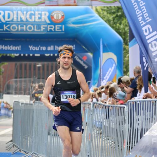 29.06.2025 - hella hamburg halbmarathon Strokosch-Dieckow http://msf.ph/oto/8292068 29.06.2025 10:19:17 Ziel 2659, 13016 meine-sportfotos.de
