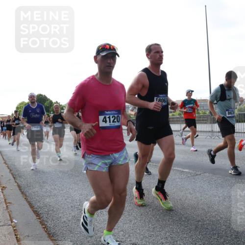 29.06.2025 - hella hamburg halbmarathon Lena Gebhardt http://msf.ph/oto/8292089 29.06.2025 09:58:51 Lombardsbrücke 17181, 8322, 4120, 18063, 8639, 18, 1285, 1410, 1485, 1715, 1719, 1727, 1946, 1951, 1972, 2029, 2518, 2656, 2741, 2840, 2883, 2907, 2911, 3037, 3041, 3097, 3334, 3819, 3859, 3952, 4120, 4152, 4167, 5077, 5084, 5259, 5378, 5391, 5894, 6294, 6399, 6433, 6592, 6629, 6657, 6759, 6877, 7082, 7232, 7369, 7716, 7732, 8068, 8311, 8322, 8393, 8639, 8721, 8772, 8798, 8825, 9655, 9727, 9770, 9884, 10488 meine-sportfotos.de