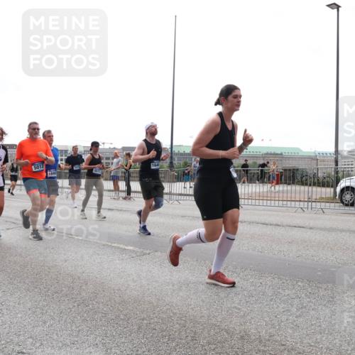 29.06.2025 - hella hamburg halbmarathon Lena Gebhardt http://msf.ph/oto/8292215 29.06.2025 10:36:25 Lombardsbrücke 9229, 5809, 5012, 5919, 5573, 1646, 1, 1008, 1010, 1036, 1102, 1183, 1224, 1775, 1780, 1835, 2124, 2520, 2588, 2870, 3398, 3401, 3404, 3428, 3699, 3741, 3877, 4084, 4245, 4326, 4442, 4798, 4937, 5012, 5246, 5427, 5540, 5573, 5666, 5747, 5809, 5919, 6092, 6093, 6184, 6190, 6417, 6667, 6896, 7086, 7111, 7140, 7275, 7575, 7576, 7632, 8356, 8498, 8530, 8581, 8945, 8947, 9115, 9117, 9229, 9500, 13265, 15077, 17156, 17807, 18152, 18488 meine-sportfotos.de