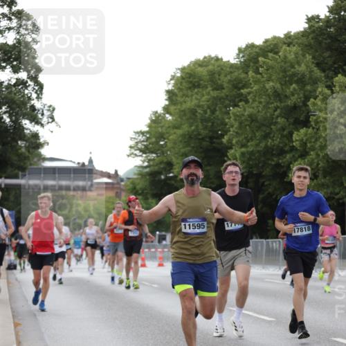 29.06.2025 - hella hamburg halbmarathon Jannik Wohlers http://msf.ph/oto/8292229 29.06.2025 10:04:32 Lombardsbrücke 1126, 1316, 1559, 2424, 2463, 2628, 2698, 3071, 3413, 4394, 4538, 4951, 7302, 8049, 8089, 9019, 11088, 11551, 11595, 12125, 13242, 13327, 16134, 16357, 16579, 16995, 17112, 17540, 17814, 17818, 18189, 18556 meine-sportfotos.de