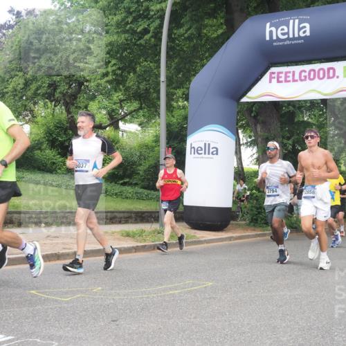 29.06.2025 - hella hamburg halbmarathon KatJ http://msf.ph/oto/8292325 29.06.2025 10:42:21 Zwischen KM18-KM19 1125, 2474, 3037, 3794, 5672, 6443 meine-sportfotos.de